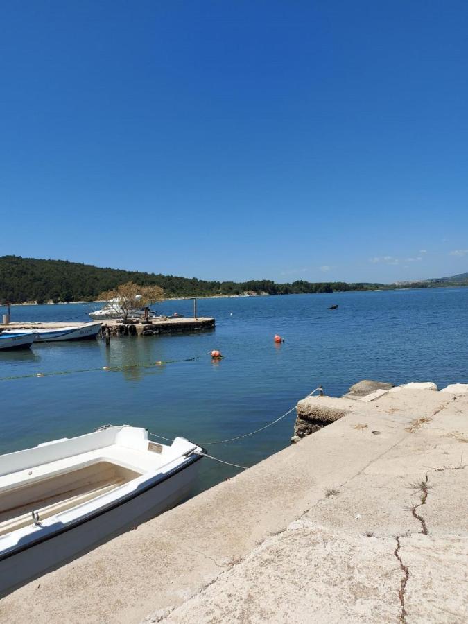 Apartman Luka Jadrtovac Bagian luar foto