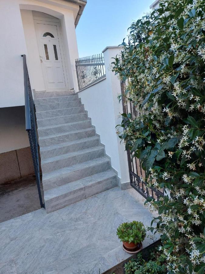 Apartman Luka Jadrtovac Bagian luar foto