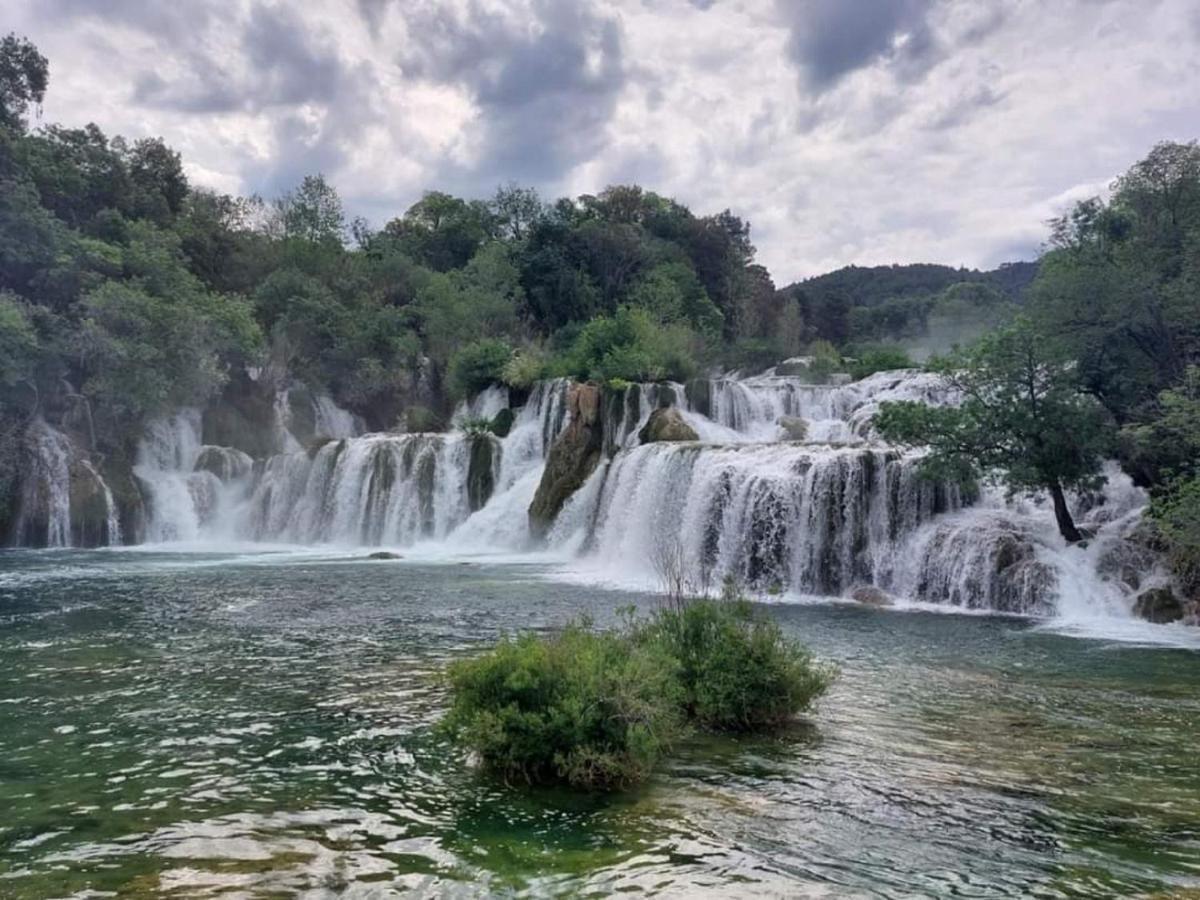 Apartman Luka Jadrtovac Bagian luar foto
