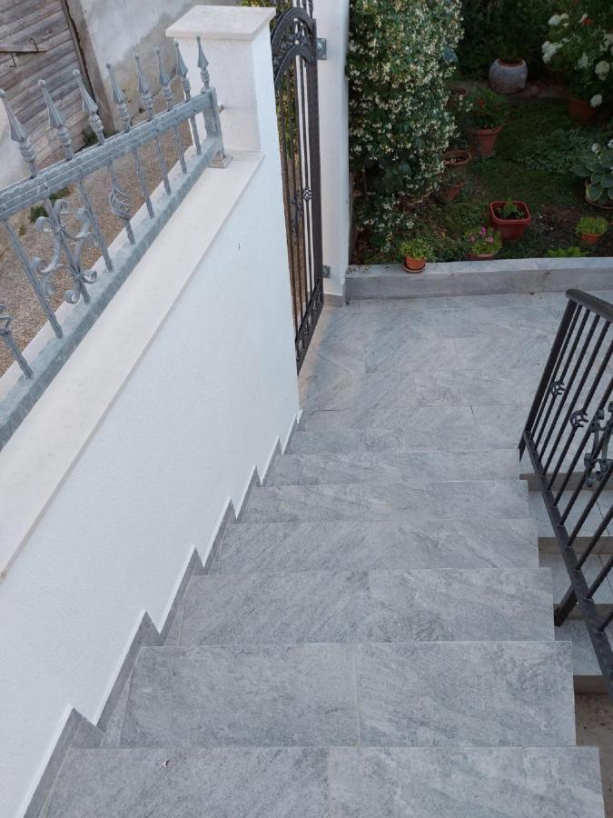 Apartman Luka Jadrtovac Bagian luar foto